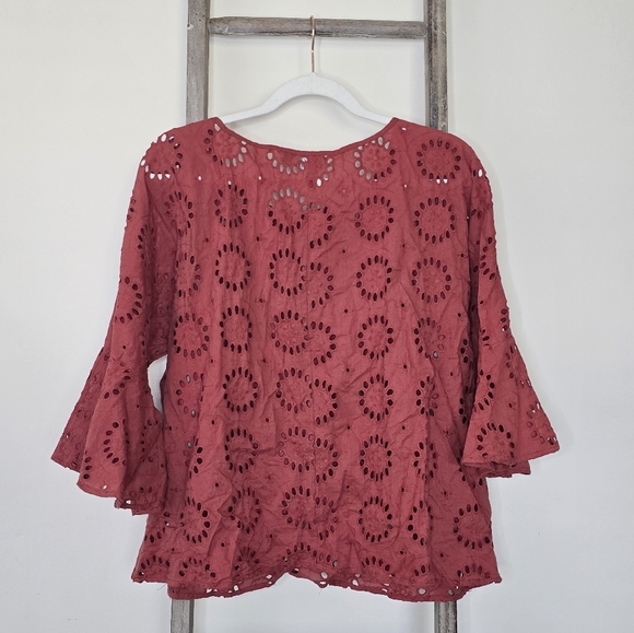 ⭐️40% Off⭐️ New York & Co. Soho Embroidered Cut Out Bell Sleeve Top - Picture 2 of 8